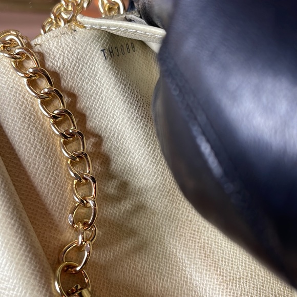 Louis Vuitton Damier International Wallet - Picture 11 of 11